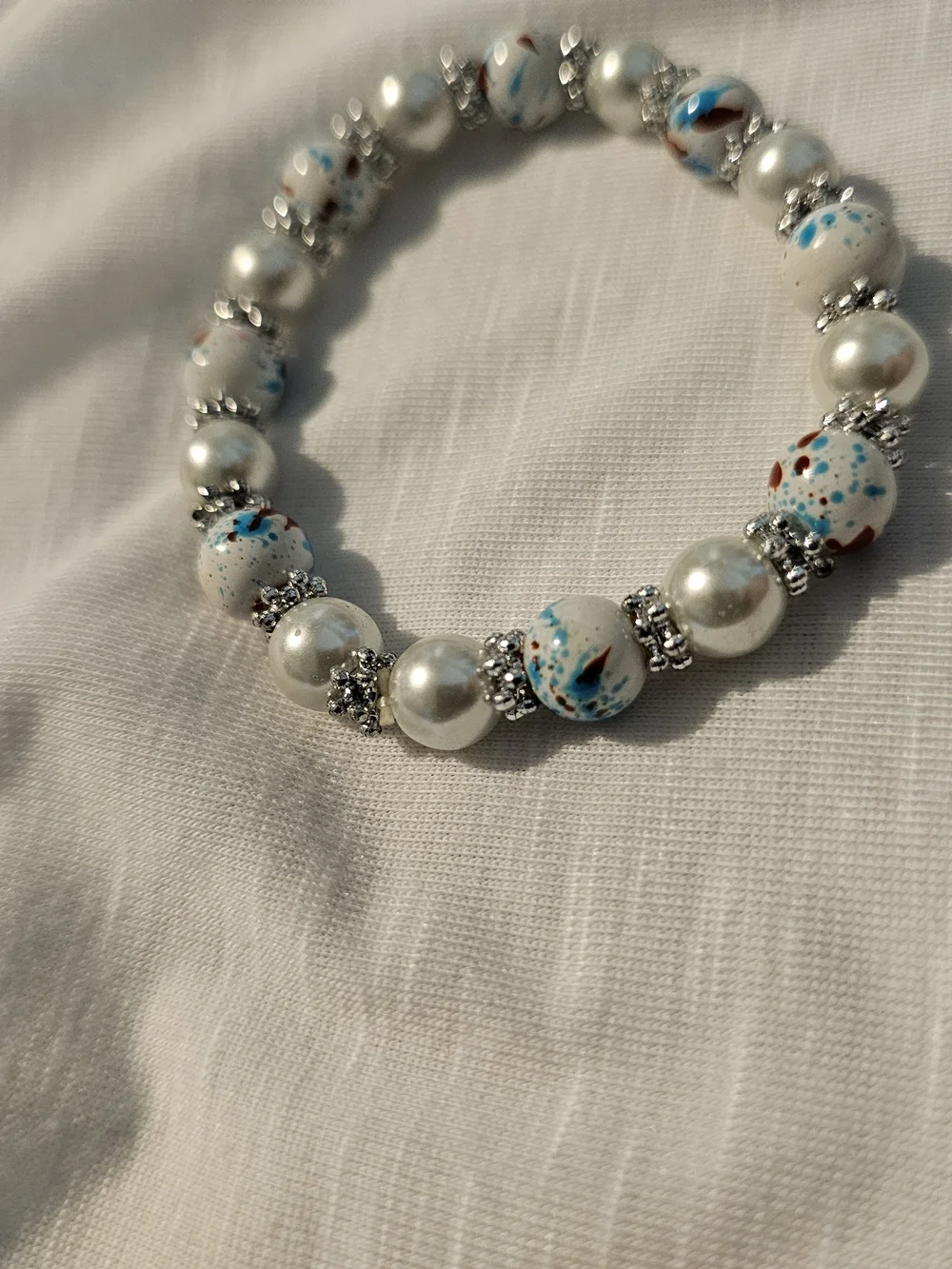 Pearl & Hand-Painted Bead Stretch Bracelet in White with Blue Accents